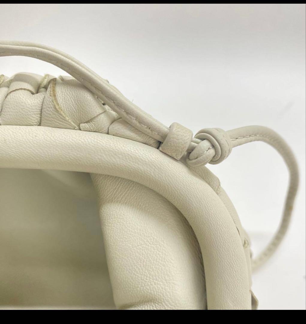 ボッテガヴェネタ ミニザポーチ イントレチャート ホワイト ショルダーバッグ