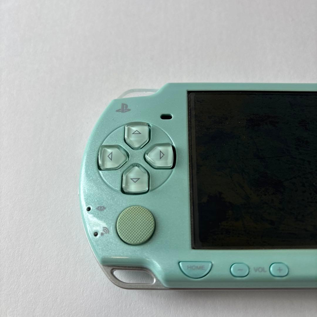 PSP-2000 ミントグリーン 箱付き　モンハン　ポータブル2/2Gセット