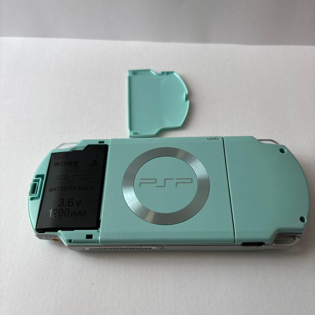 PSP-2000 ミントグリーン 箱付き　モンハン　ポータブル2/2Gセット