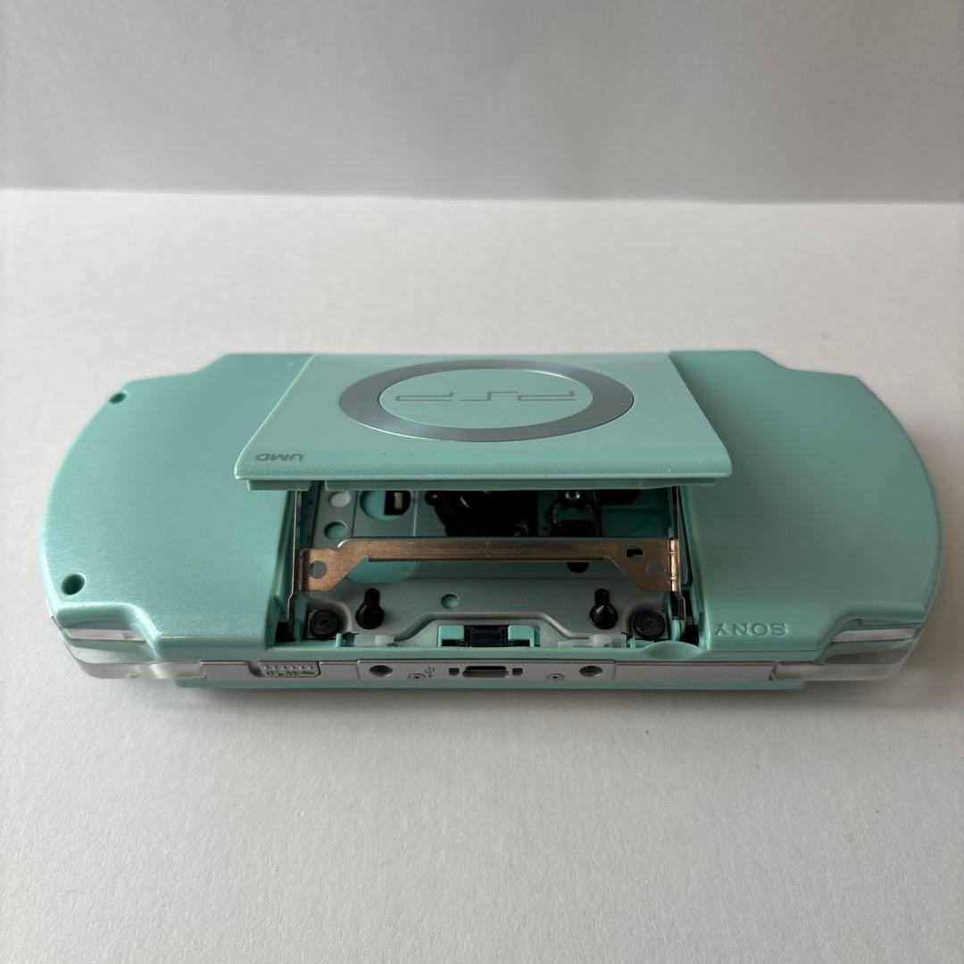 PSP-2000 ミントグリーン 箱付き　モンハン　ポータブル2/2Gセット