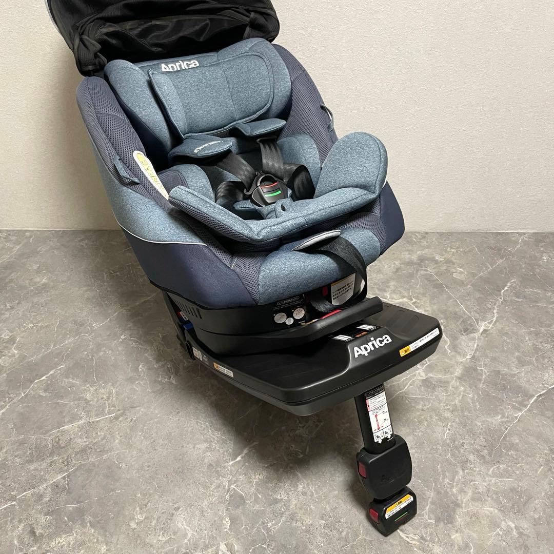 美品　アップリカ　クルリラADチャイルドシート　ISOFIX ライトネイビー