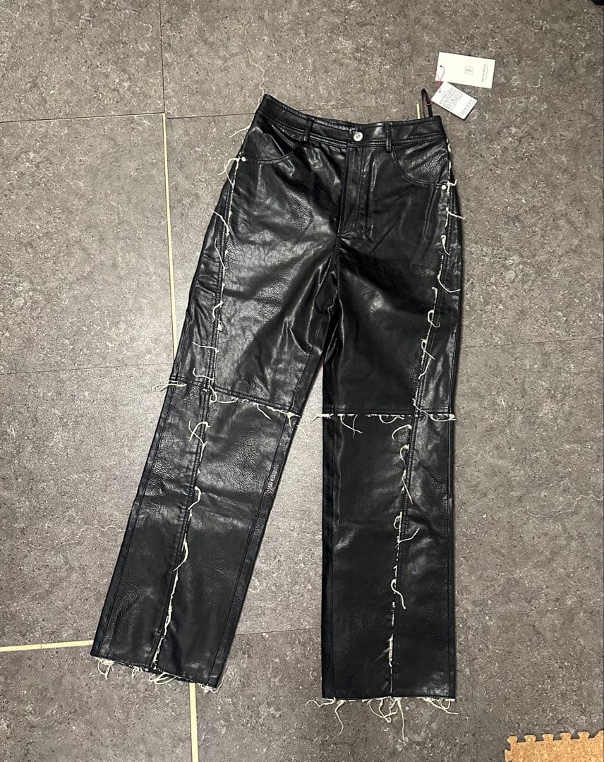 メゾンスペシャル　Vegan Leather Cut Off Pants