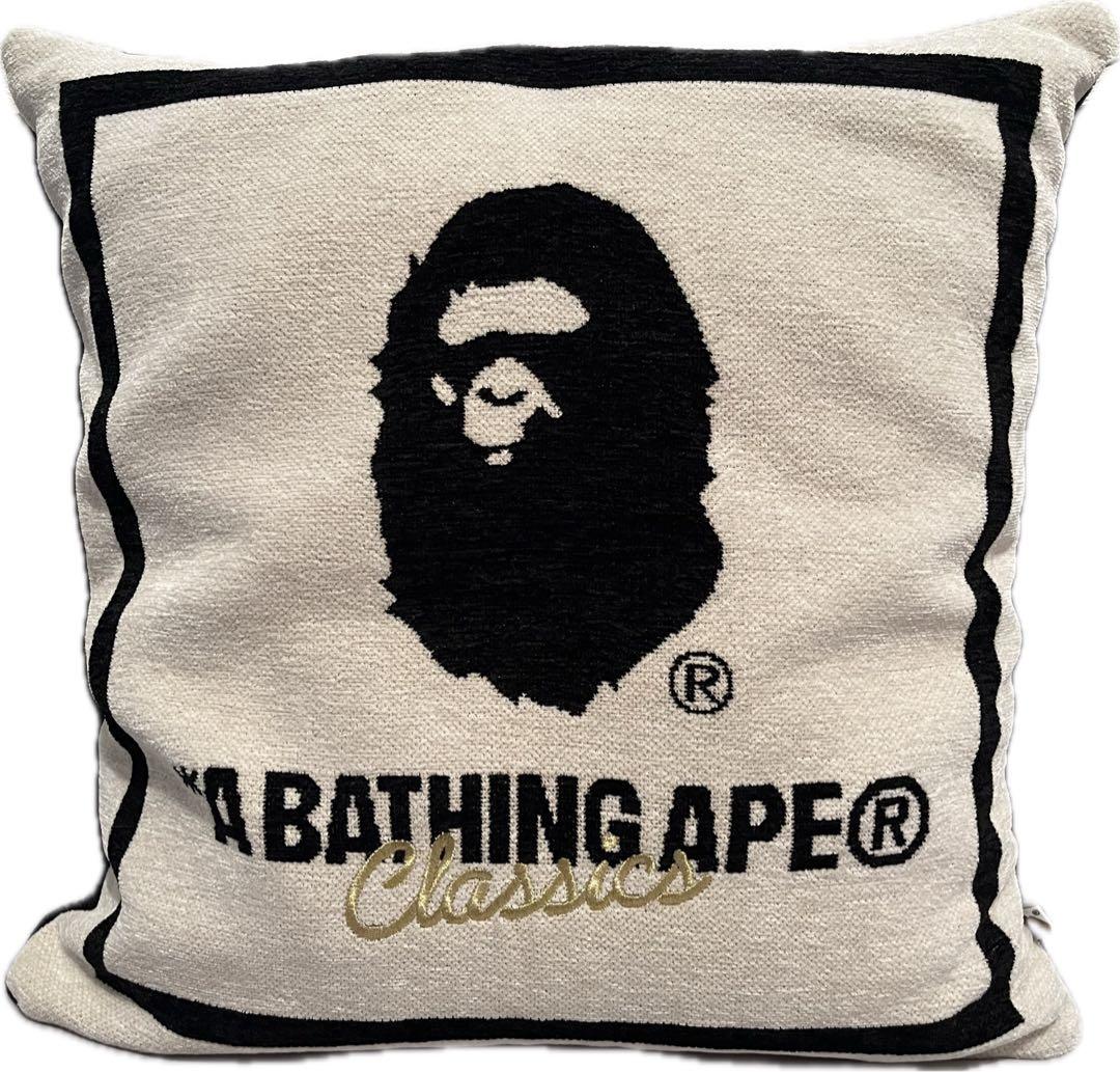 A BATHING APE クッション