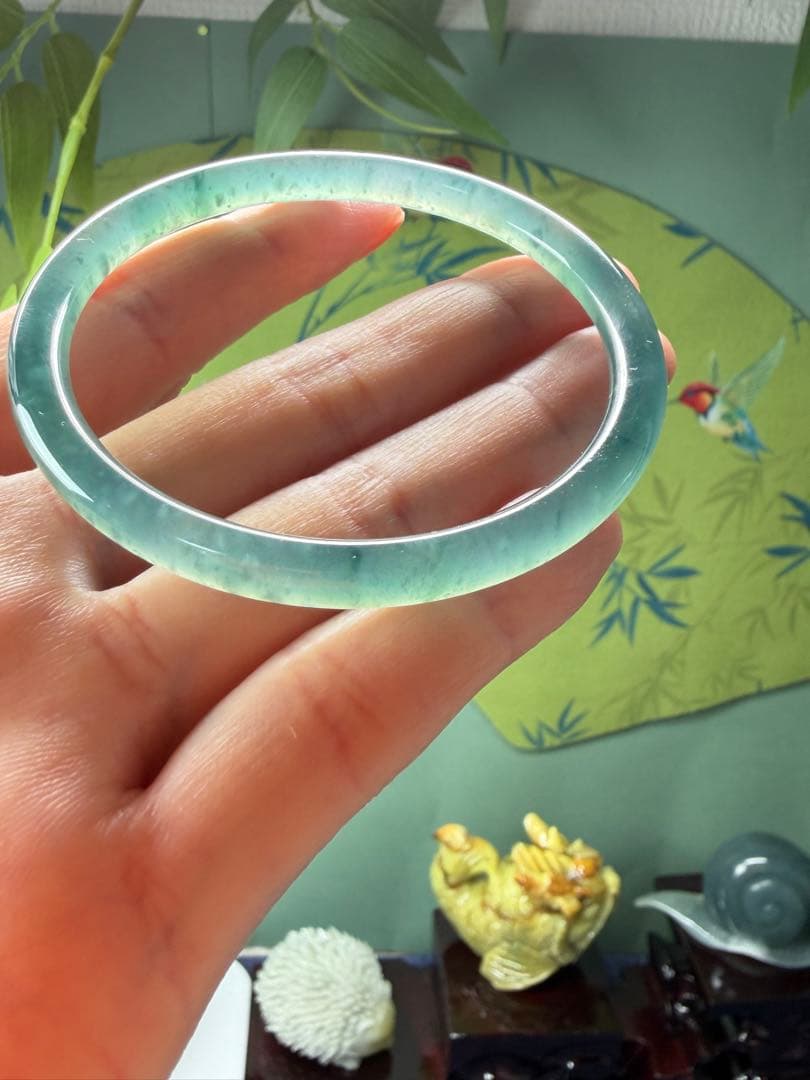 最終価格‼️天然本翡翠　高氷種、特色雪花綿入り氷藍水細身バングル　鑑定書付き