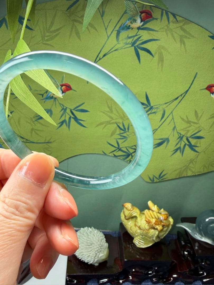 最終価格‼️天然本翡翠　高氷種、特色雪花綿入り氷藍水細身バングル　鑑定書付き