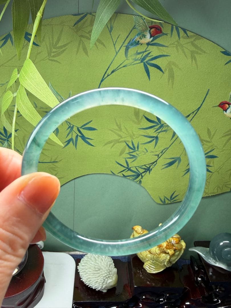 最終価格‼️天然本翡翠　高氷種、特色雪花綿入り氷藍水細身バングル　鑑定書付き