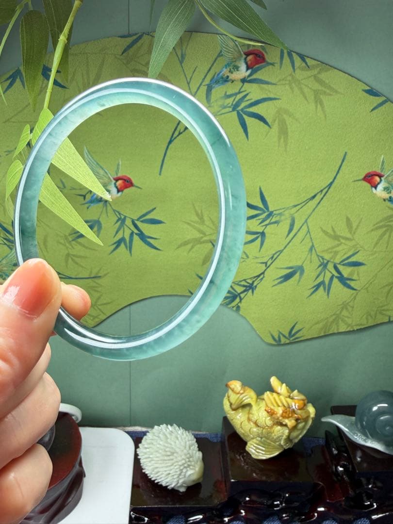 最終価格‼️天然本翡翠　高氷種、特色雪花綿入り氷藍水細身バングル　鑑定書付き