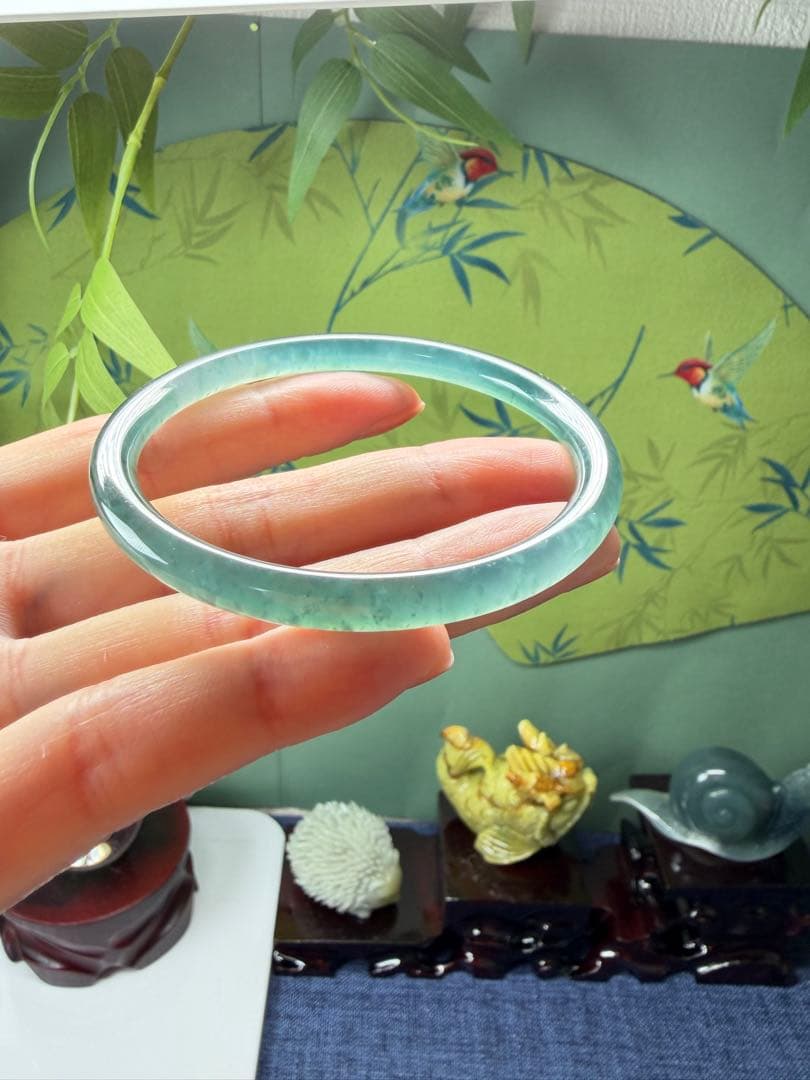 最終価格‼️天然本翡翠　高氷種、特色雪花綿入り氷藍水細身バングル　鑑定書付き