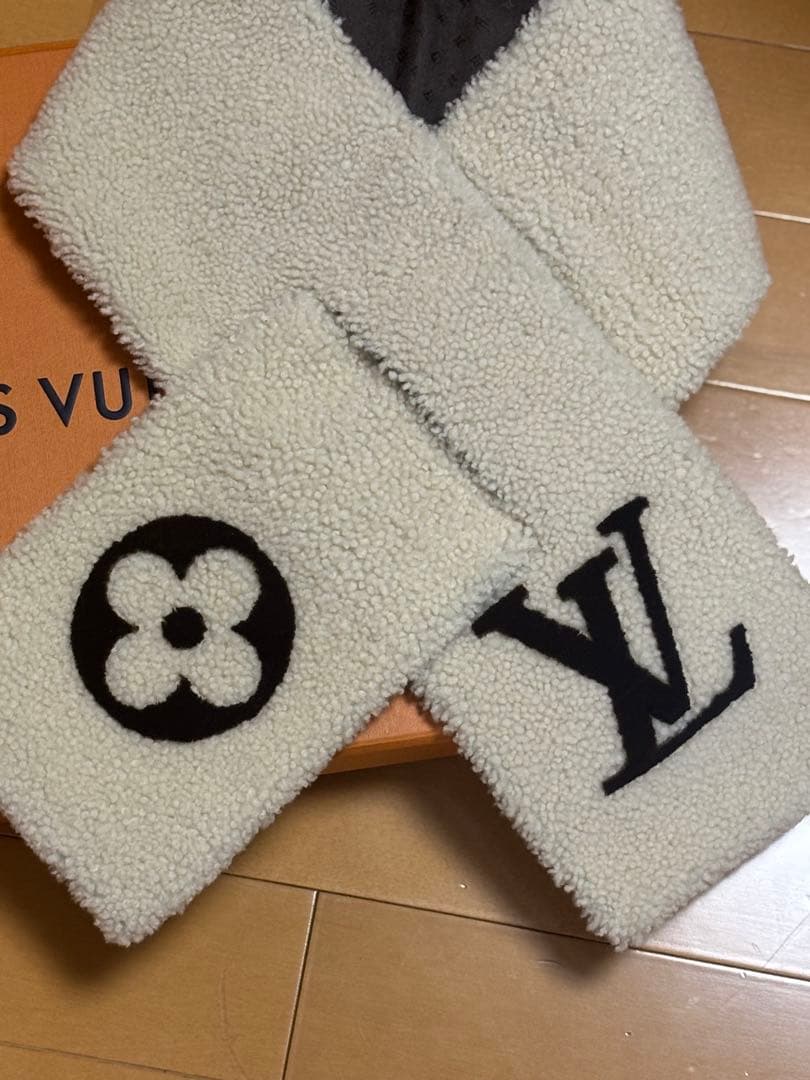 極美品LOUIS VUITTON エシャルプ・シャーリング マフラー ムートン