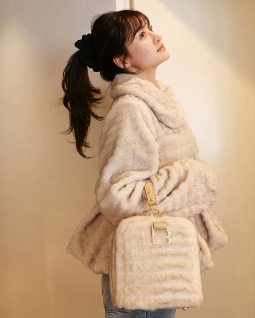 新品　Bibiy. DORA PEPURAMU FUR COAT ファーコート