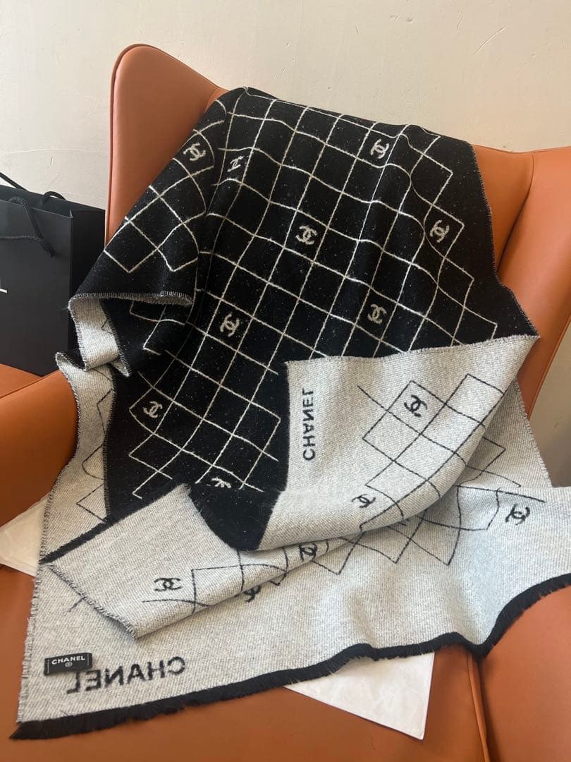 箱付きCHANELマフラー