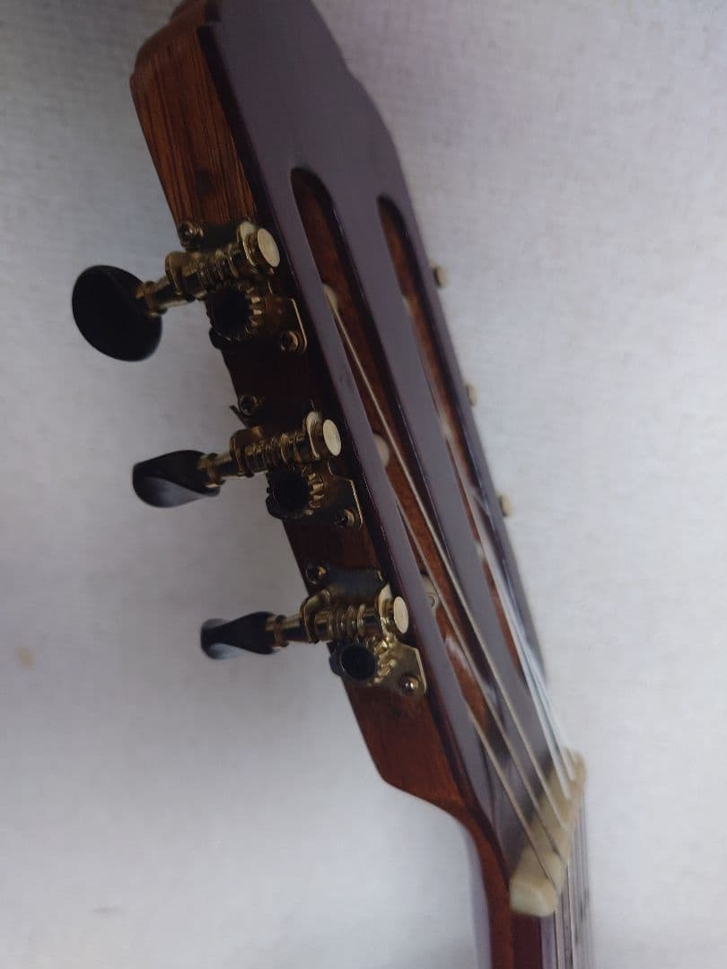 新堀クラシックギターNIIBORI 　GUITAR　DIAMON DCUT