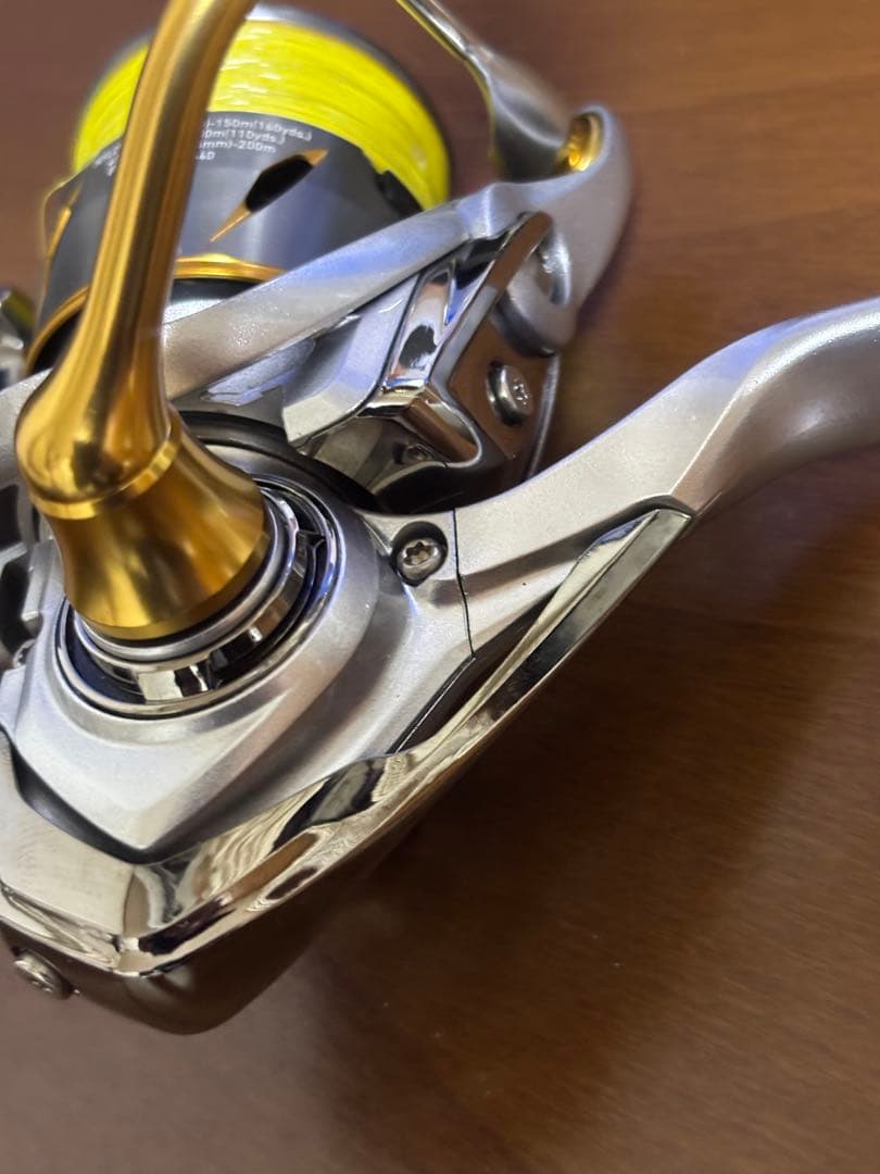 美品　ダイワ　21 フリームス FC LT 2000S リールスタンド付き