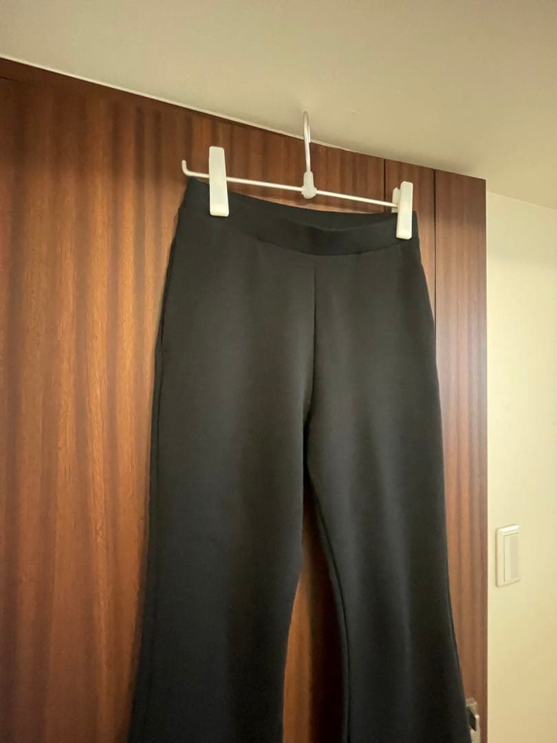 ドゥーズィエムクラスのDirectorパンツ