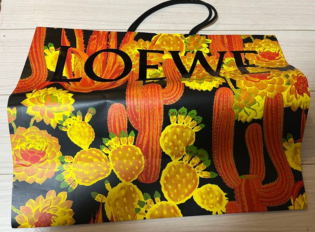 ロエベ　LOEWE カゴバック　ミディアム　美品　保存袋＆ショッパーあり