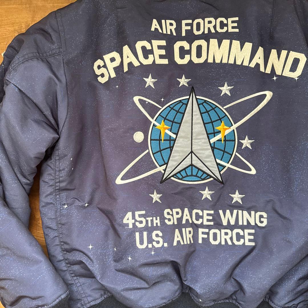 【極美品　リバーシブル　背面ゴツ刺繍】AVIREX MA-1 スペースコマンド