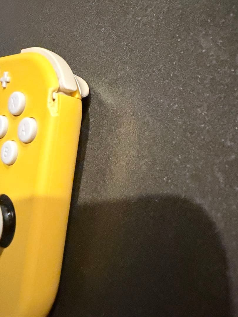 Nintendo Switch Lite イエロー 充電器 動作確認済　右側欠け