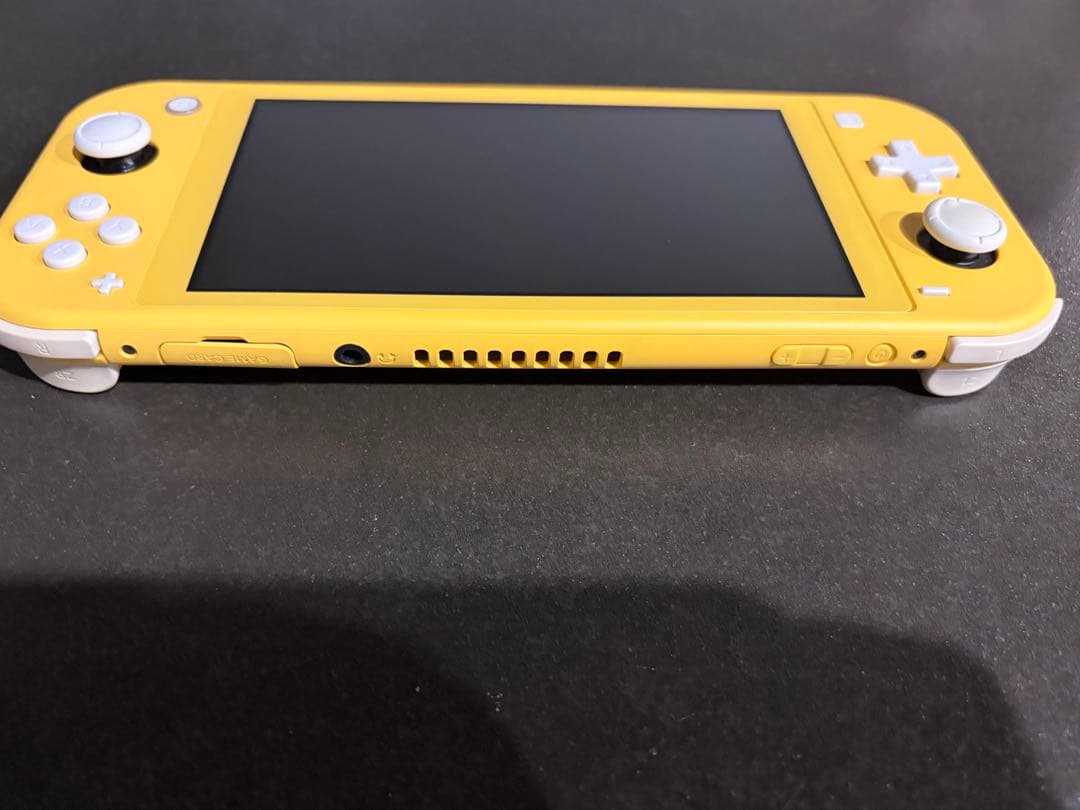 Nintendo Switch Lite イエロー 充電器 動作確認済　右側欠け