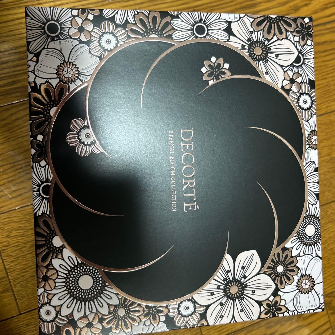 コスメデコルテ ETERNALBLOOM COLLECTION