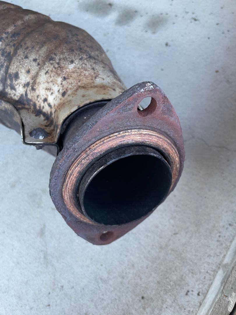 TRH ハイエースマフラー　触媒