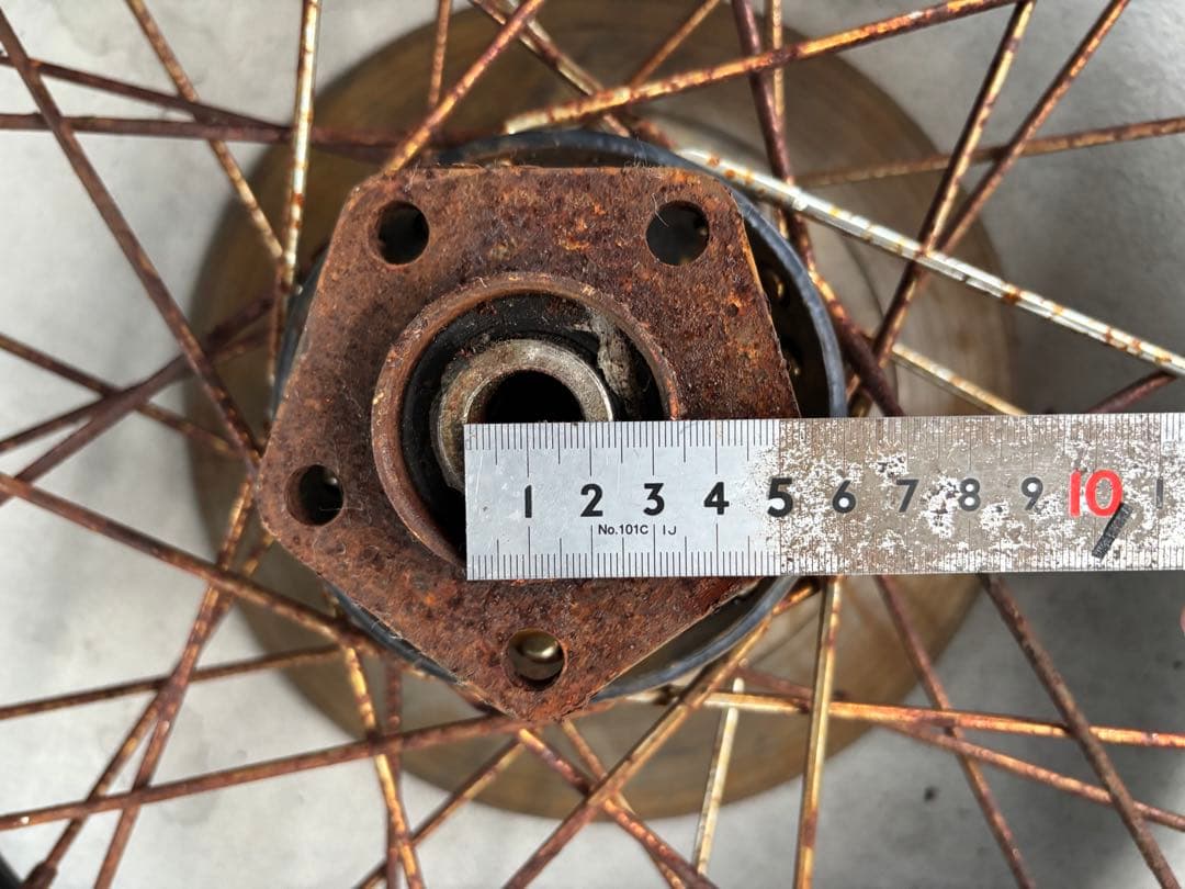 ハーレー　ショベル？　リヤホイール　18インチ　スポークホイール