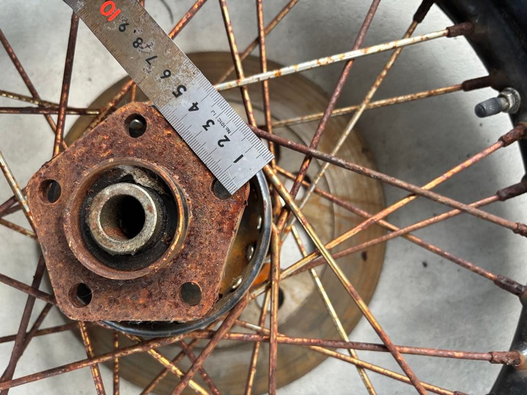 ハーレー　ショベル？　リヤホイール　18インチ　スポークホイール