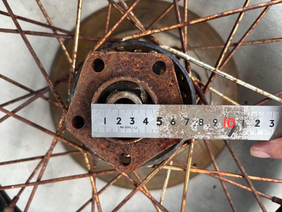 ハーレー　ショベル？　リヤホイール　18インチ　スポークホイール