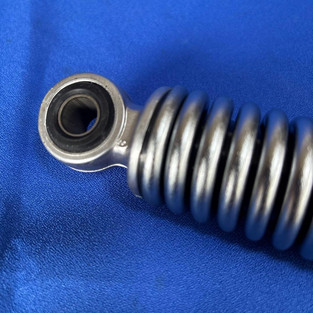 新品未使用　2E9 リアサスペンション　パッソル