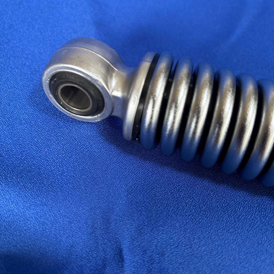 新品未使用　2E9 リアサスペンション　パッソル