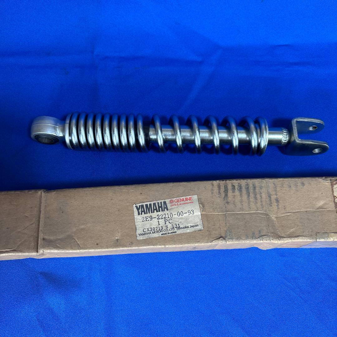 新品未使用　2E9 リアサスペンション　パッソル