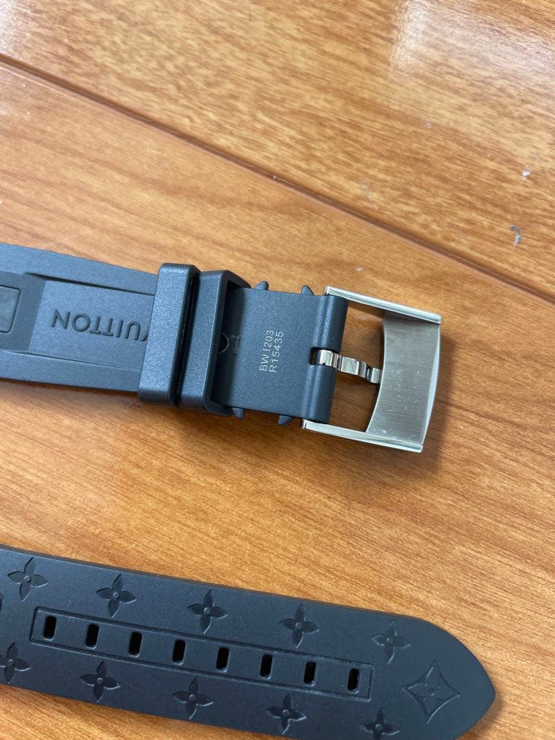 ルイヴィトン　腕時計　ラバー　ベルト　モノグラム　ブラック