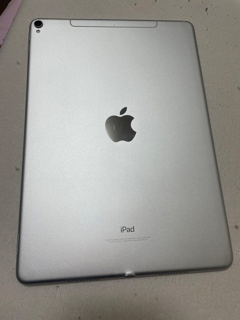く*ん様 Apple iPad Pro (10.5インチ) 64GB バッテリー