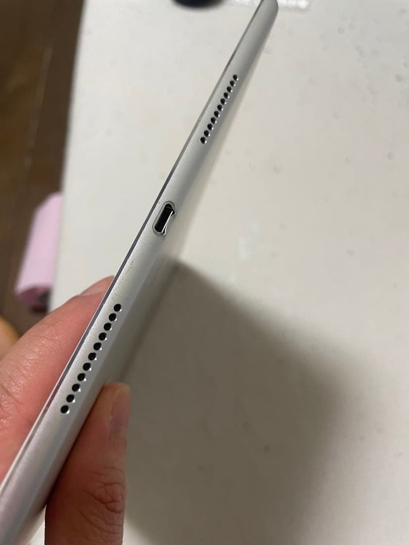 く*ん様 Apple iPad Pro (10.5インチ) 64GB バッテリー