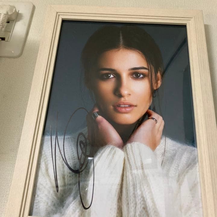 ナオミ・スコット　直筆サイン