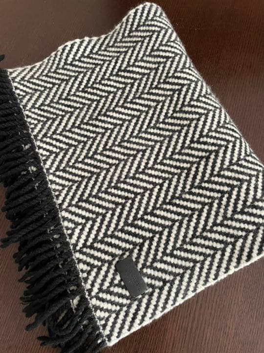 Mariela⭐︎サンローランストール　未使用　半値以下