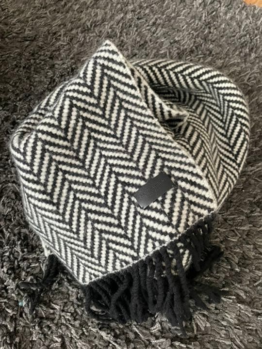 Mariela⭐︎サンローランストール　未使用　半値以下