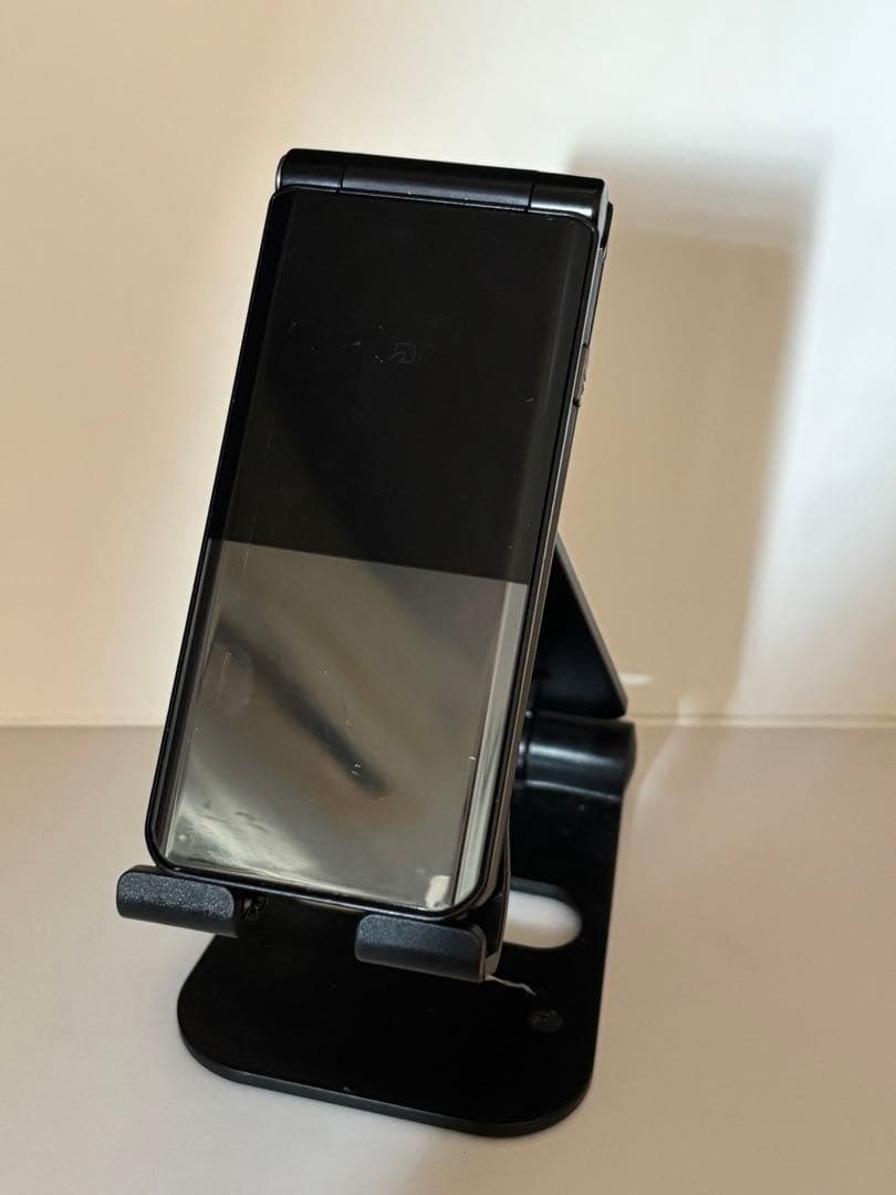 『充電器付き』arrows　ブラック SIMフリー　F-03L ワンセグ　4G