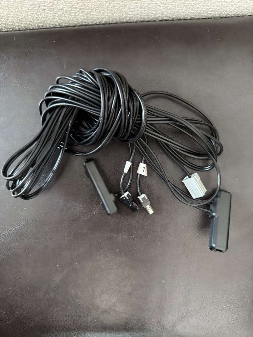 y*o様 トヨタ純正 NSZT-W68T カーナビ 地図23年秋版　7インチワイ