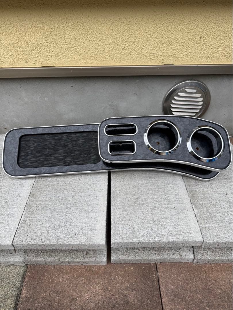 20アルファード テーブル