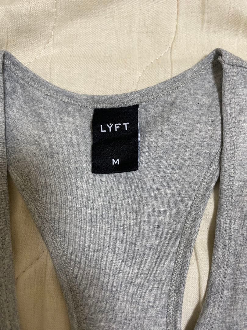 LYFTタンクトップセット売りMサイズ