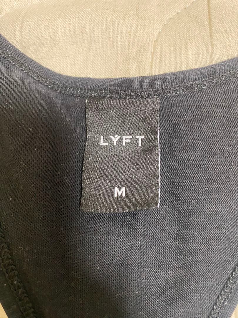 LYFTタンクトップセット売りMサイズ