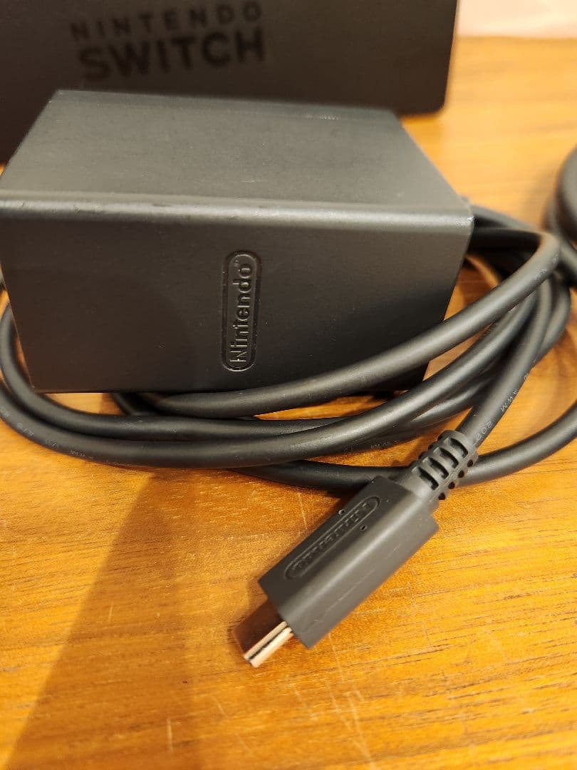 Nintendo Switch 本体& ジョイコンプラス