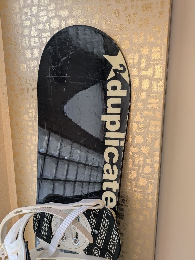 【軽量】スノーボード＆ ビンディング付き 黒/白