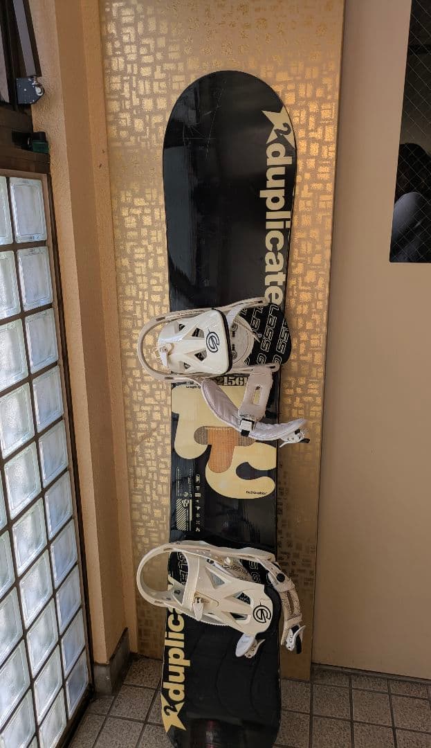 【軽量】スノーボード＆ ビンディング付き 黒/白