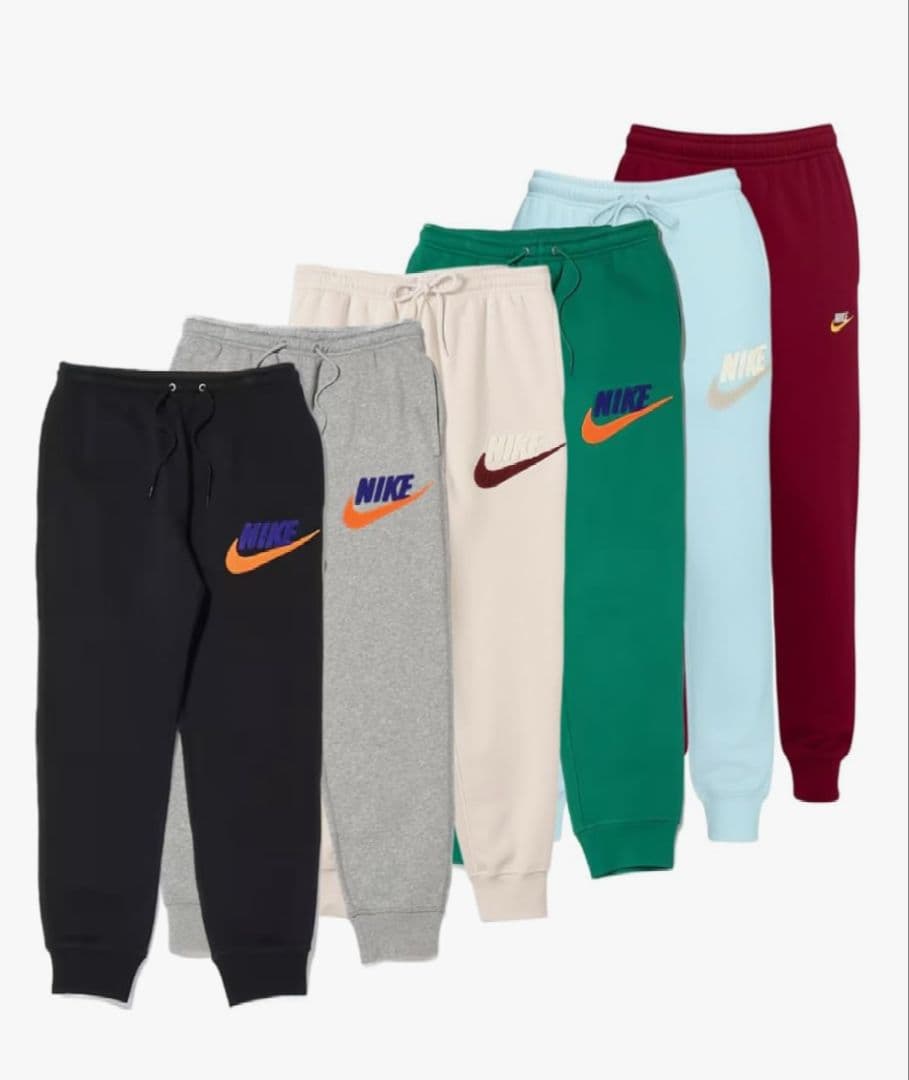 ナイキ　スウェットセットアップ　ベージュ　Sサイズ（レディースS〜М）