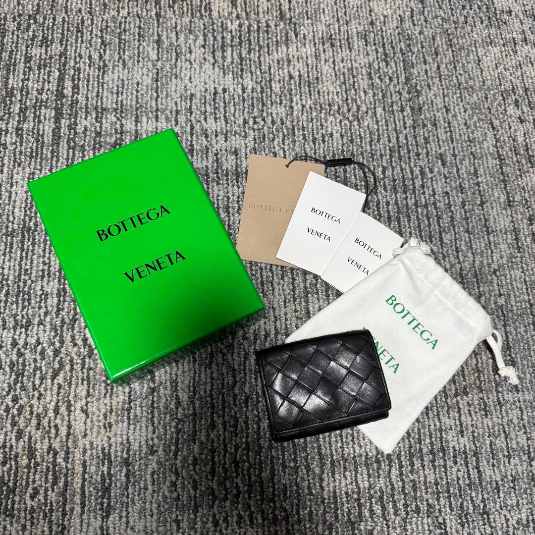 最終 ボッテガヴェネタ 三つ折り財布 マキシイントレチャート 付属品