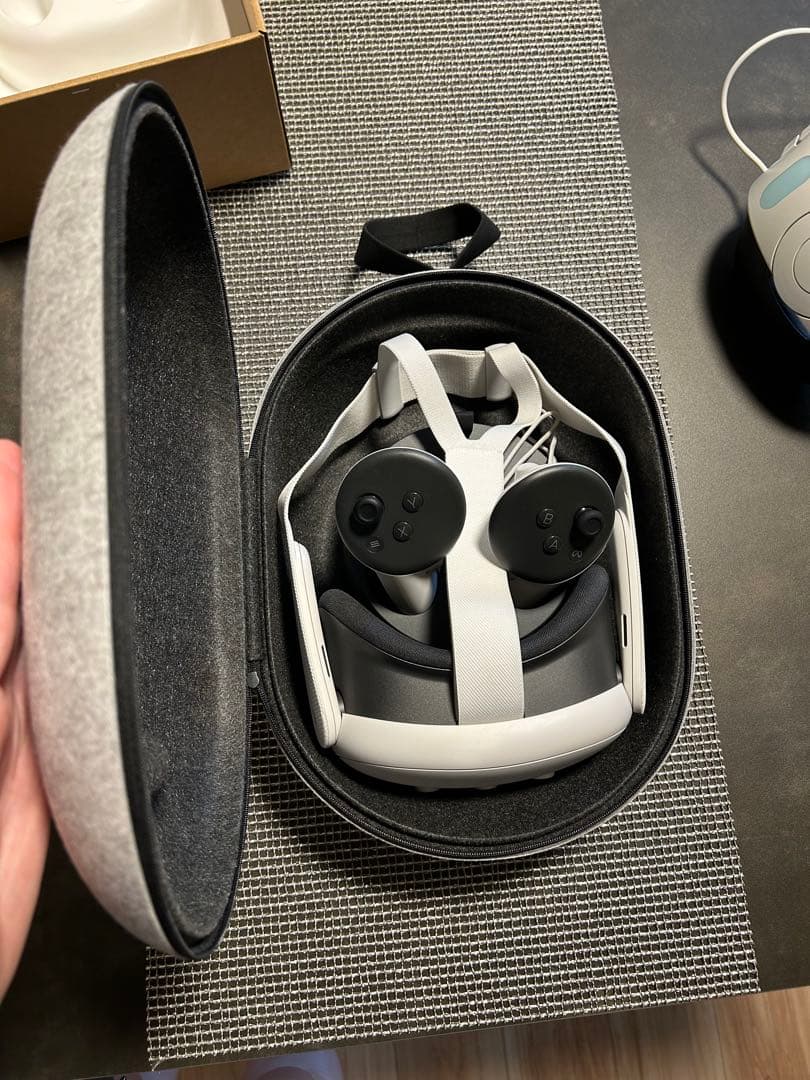 【超美品】 Quest 3 VRヘッドセット×付属品多数あり　125GB