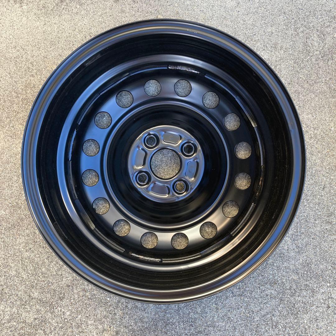 トヨタ　アクア　純正　スチールホイール②