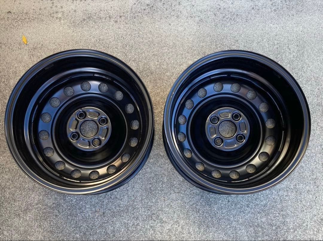 トヨタ　アクア　純正　スチールホイール②