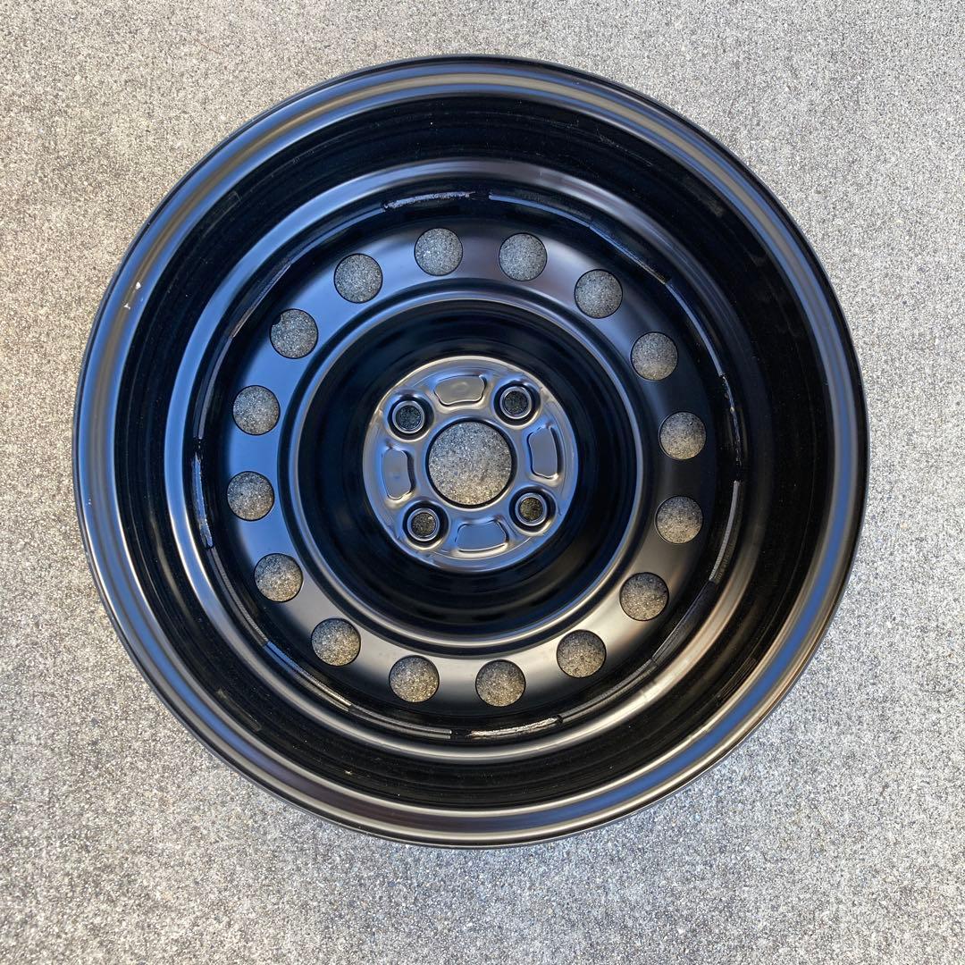 トヨタ　アクア　純正　スチールホイール②